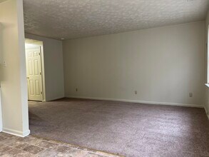 322 Beacon Hill Dr in Versailles, KY - Building Photo - Building Photo