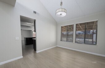 649 La Paloma St in Ridgecrest, CA - Building Photo - Building Photo