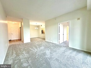 3210 N Leisure World Blvd in Silver Spring, MD - Building Photo - Building Photo