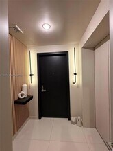 488 NE 18th St, Unit 2009 in Miami, FL - Building Photo - Building Photo