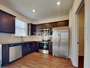 1215 Tan Tara Trail in Jacksonville, FL - Foto de edificio - Building Photo