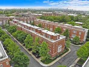 2715 W Dakin St in Chicago, IL - Building Photo - Building Photo