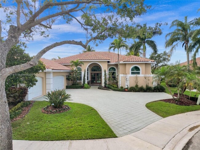 2715 Edgewater Ct in Weston, FL - Building Photo - Building Photo