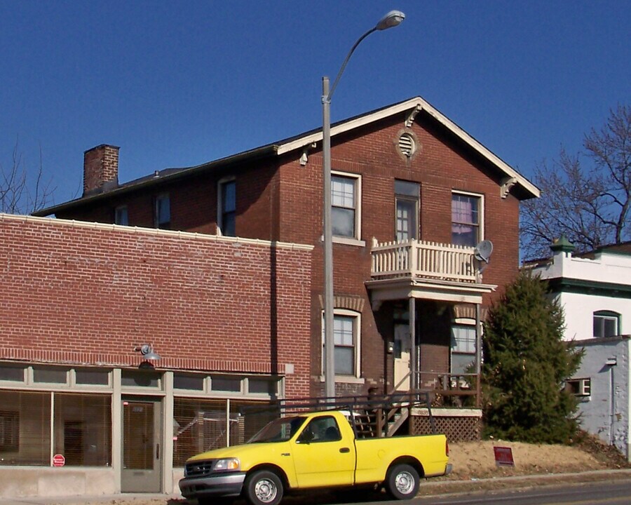 6835 Gravois Ave in St. Louis, MO - Foto de edificio