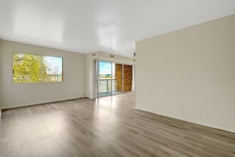 2904 Kings Chapel Rd in Falls Church, VA - Foto de edificio - Building Photo