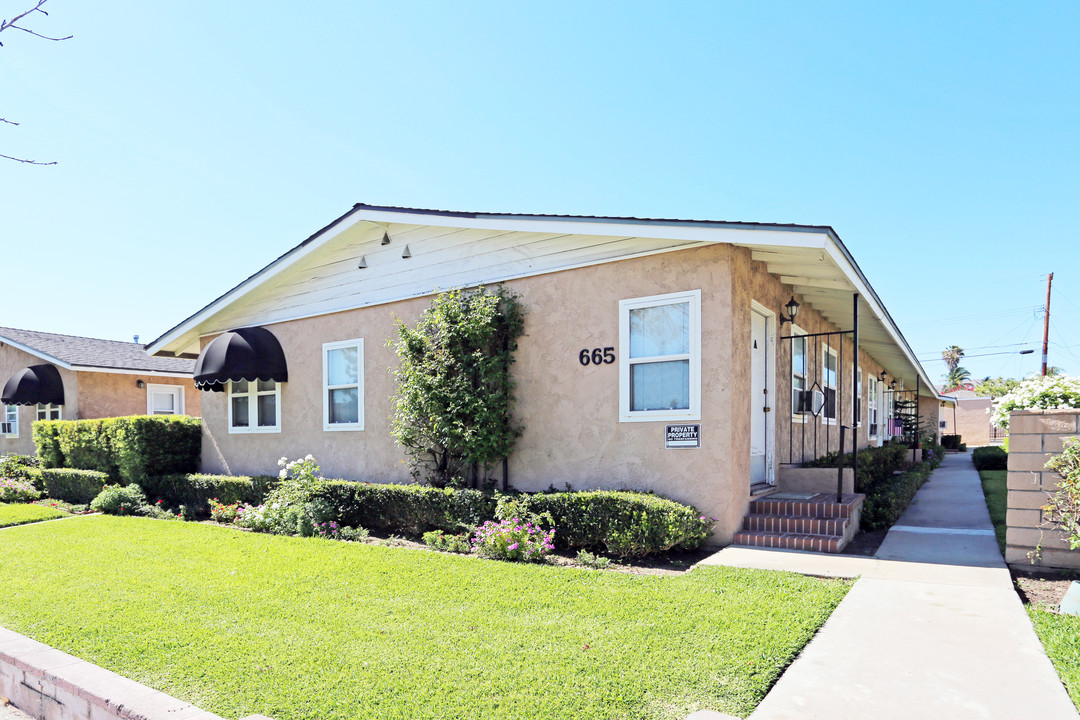 Civic Center Apartments in Brea, CA - Building Photo