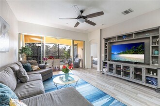 8641 Piazza Del Lago Cir in Estero, FL - Foto de edificio - Building Photo
