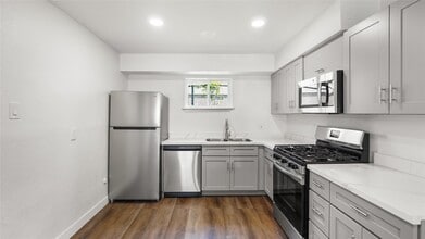 2819 Berry St in Houston, TX - Building Photo - Building Photo
