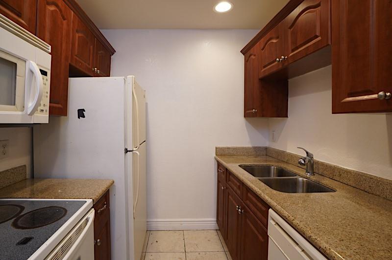 2854 NW 55th Ave, Unit 1A in Lauderhill, FL - Building Photo