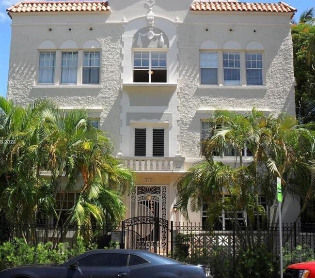 1611 Michigan Ave in Miami Beach, FL - Foto de edificio - Building Photo