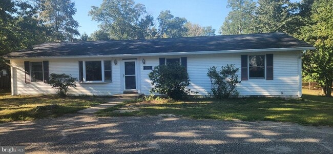property at 45565 Camelot Ct