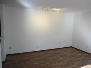 1939 Windmill Cir in Santa Rosa, CA - Building Photo - Building Photo