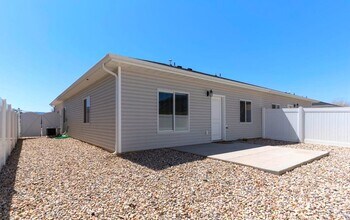 1896 W Aaron Tippets Rd in Cedar City, UT - Building Photo - Building Photo