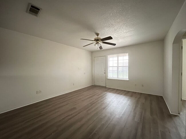 2909 Cantabrian Dr in Killeen, TX - Foto de edificio - Building Photo