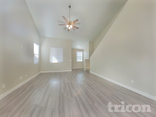 2638 E Danbury Rd in Phoenix, AZ - Building Photo - Building Photo