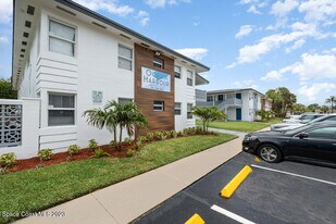 1031 Park Dr in Indian Harbour Beach, FL - Building Photo