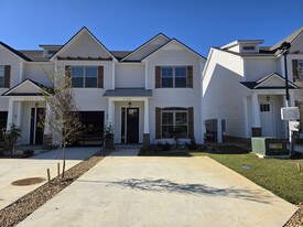 Lacy Ridge in Valdosta, GA - Building Photo