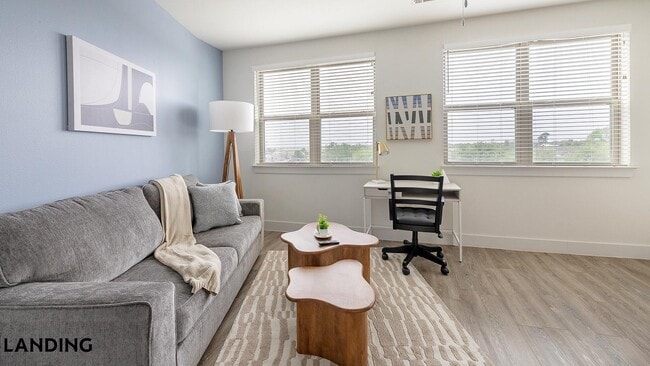 502 E College St, Unit 365