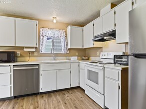 13813 NE 85th St in Vancouver, WA - Building Photo - Building Photo