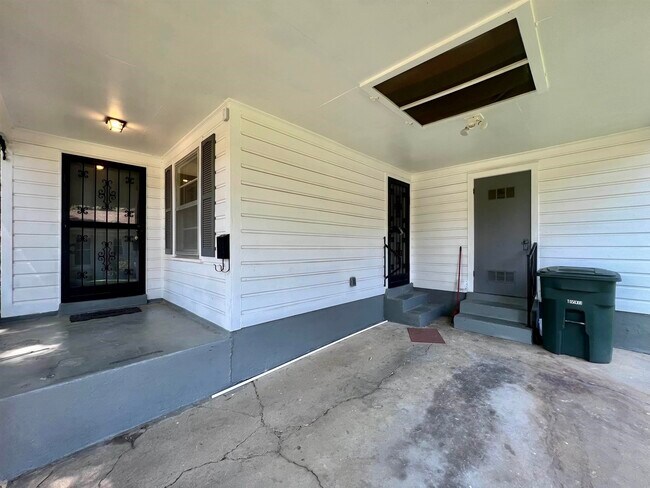 1384 Woodston Rd in Memphis, TN - Building Photo - Building Photo