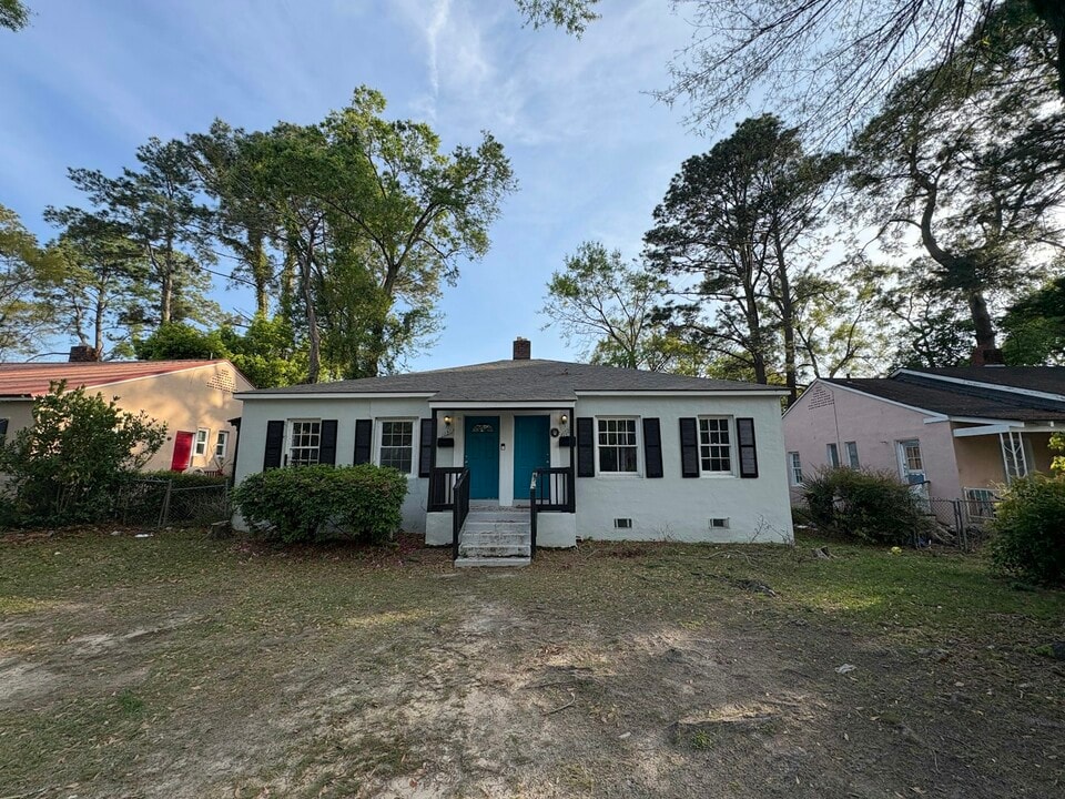 1129 E 53rd St in Savannah, GA - Building Photo