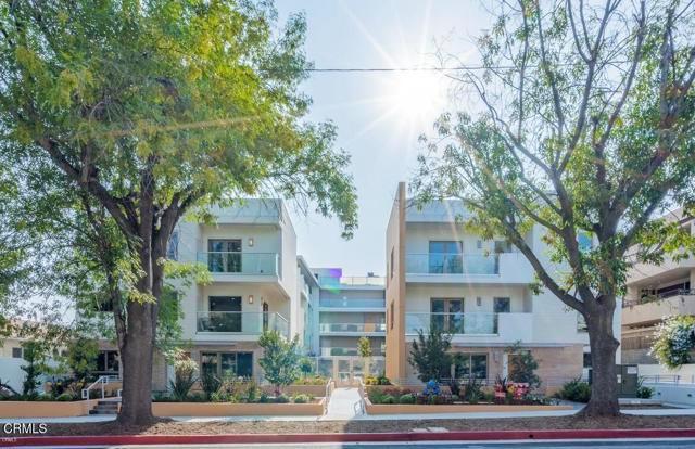 137 S Wilson Ave in Pasadena, CA - Building Photo - Building Photo