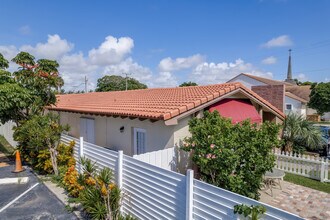 Sea Fair in Deerfield Beach, FL - Foto de edificio - Building Photo