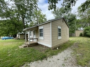 914 E Tahlequah Ave in Sulphur, OK - Building Photo - Building Photo