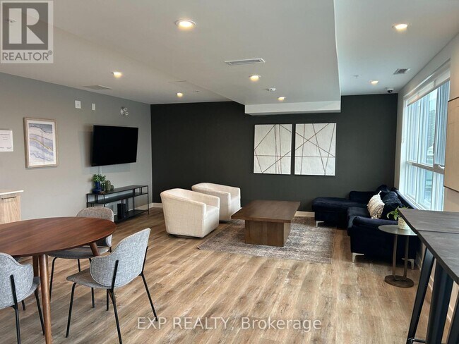 134 Robinson Ave in Ottawa, ON - Building Photo - Building Photo