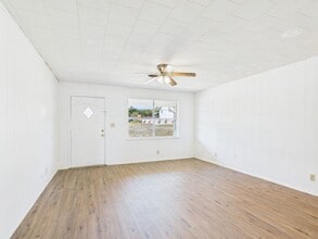 21 Linda Dr in Fredericksburg, TX - Building Photo - Building Photo