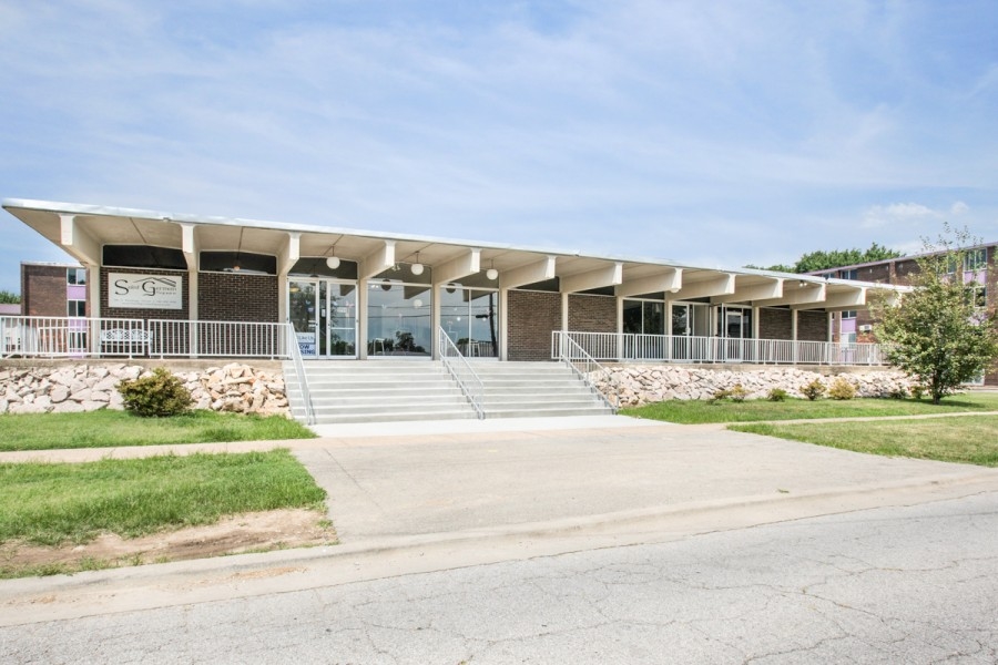 Saint Germain Square in Carbondale, IL - Foto de edificio