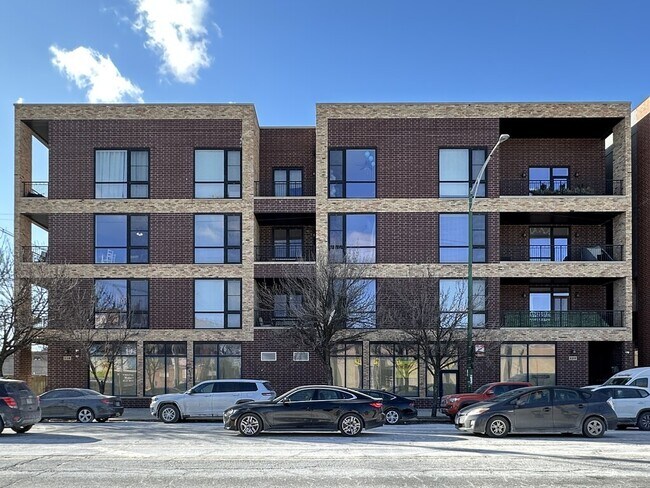 522 N Western Ave, Unit J04P in Chicago, IL - Building Photo - Building Photo