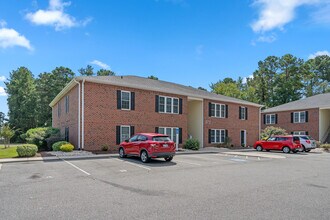 Autumn Chase Apartment Community in Myrtle Beach, SC - Foto de edificio - Building Photo
