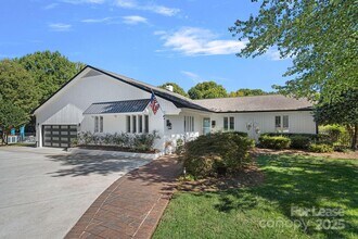 18026 Whispering Oaks Dr in Cornelius, NC - Building Photo - Building Photo