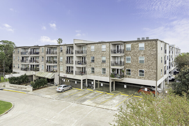 Harborview Condominiums in New Orleans, LA - Building Photo - Building Photo