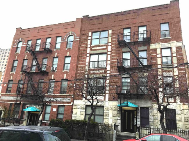 729-731 E 147th St in Bronx, NY - Foto de edificio - Building Photo