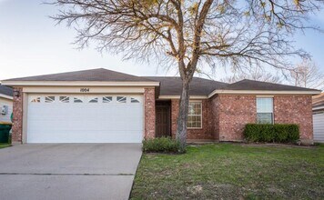 1004 Muelhause St in Belton, TX - Building Photo - Building Photo