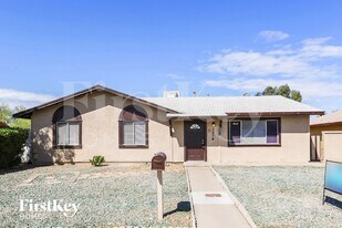 5214 S 44th Pl in Phoenix, AZ - Building Photo