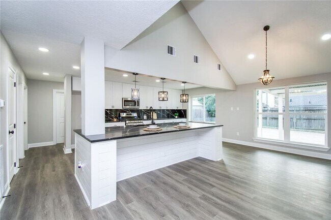 4014 Alshire Dr in Spring, TX - Foto de edificio - Building Photo
