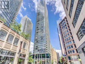 38 Grenville St in Toronto, ON - Building Photo