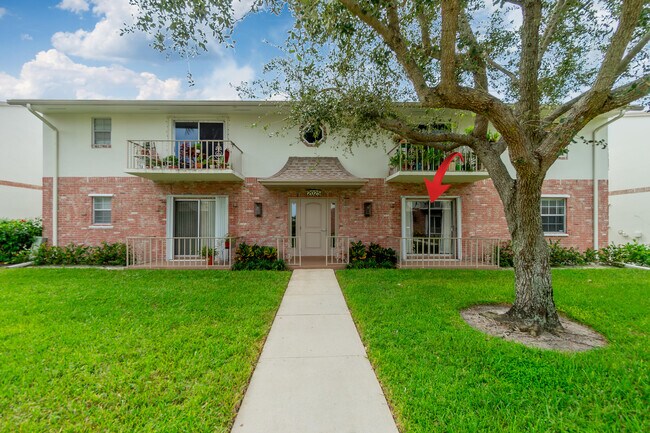 property at 2025 S Seacrest Blvd