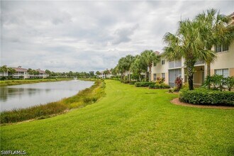 3048 Horizon Ln in Naples, FL - Building Photo - Building Photo