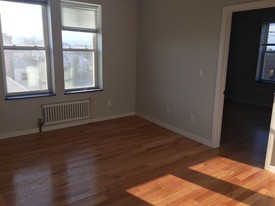 241 E Broadway, Unit 6L in Long Beach, NY - Building Photo - Building Photo