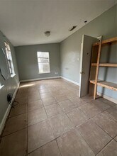 7933 Brays St in Houston, TX - Building Photo - Building Photo