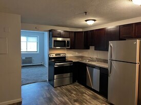 85 B Broad St in Marlborough, MA - Building Photo