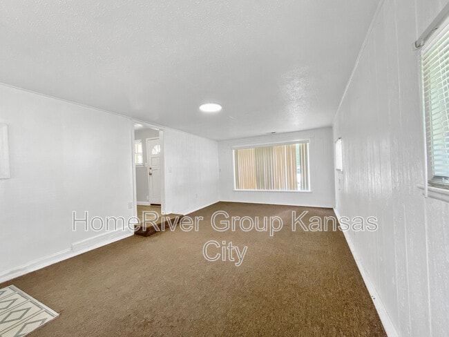 4716 NE 47th Terrace in Kansas City, MO - Foto de edificio - Building Photo