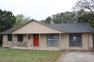 8 S Bowman Dr in Belton, TX - Building Photo