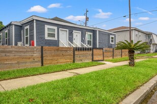 1321 35th St, Unit 4 in Galveston, TX - Building Photo