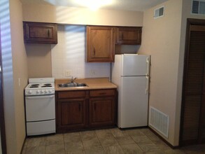 1430-1430 Spencer Dr in Augusta, KS - Building Photo - Building Photo