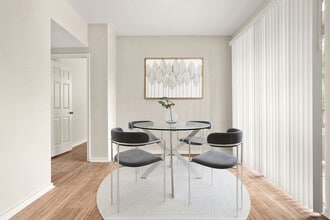 The Veranda at Centerfield in Houston, TX - Building Photo - Building Photo